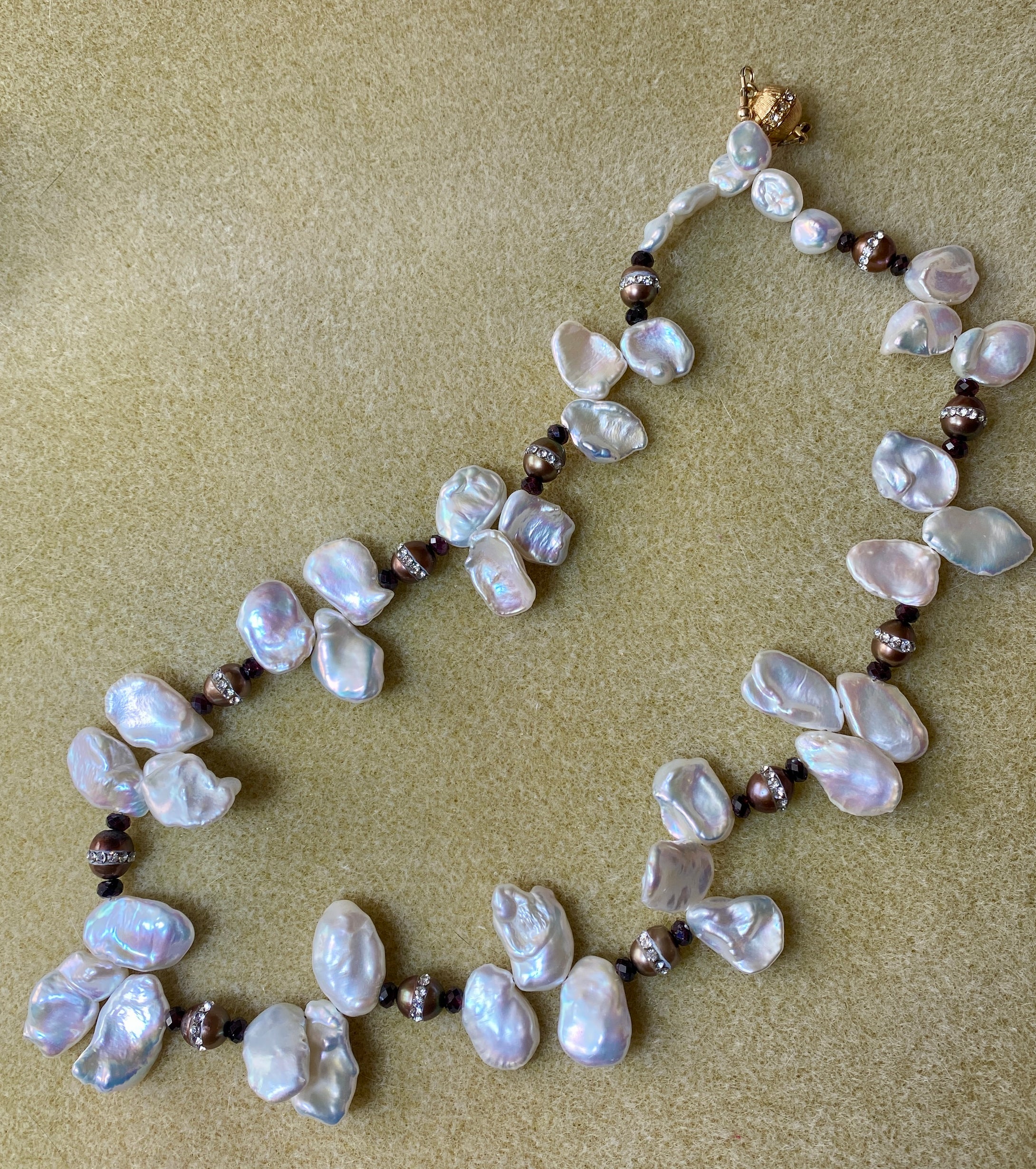 White pearl with gemstone and rhinestone necklace