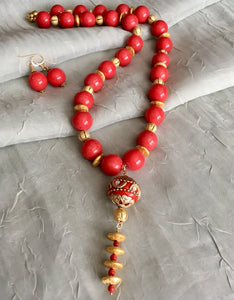 Coral Red Mountain Jade, 22 kt Gold Plated Beads, Coral 21"