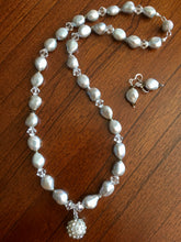 Load image into Gallery viewer, Silver Grey FW Pearls (10-11mm), Swar. Crystals  22&quot;