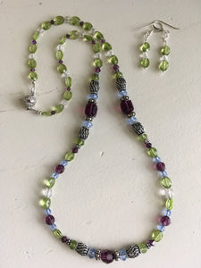 Gorgeous Peridot Ovals, Bali Silver, Crystals 21 1/2"