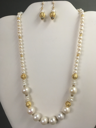 Freshwater White Pearls, Crystals, Gold  17